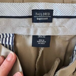 GAP Khakis Tailored Men's Pants - Beige